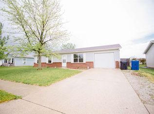 907 S Camden Dr, Columbia City, IN 46725