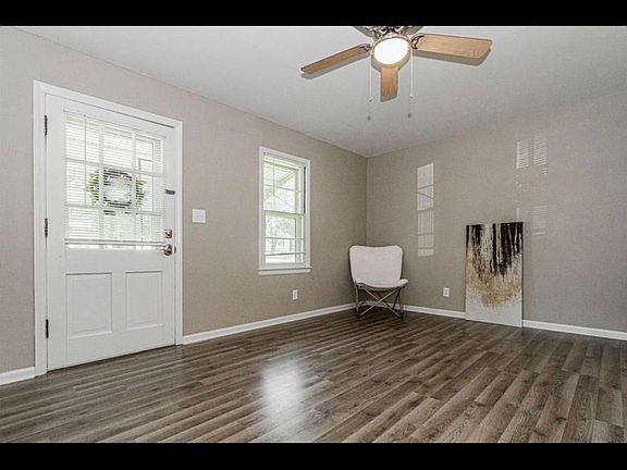 3rd image of 532 W Vine St