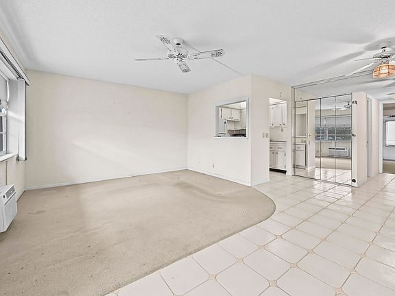 3rd image of 411 Durham #N