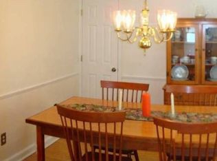 97 Palmer Ln, Ewing, NJ 08618