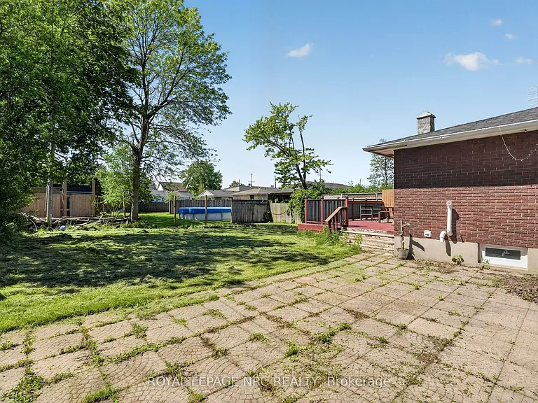 268 Henrietta St — Photo 42