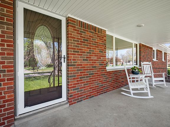 2nd image of 4561 Newbury Dr