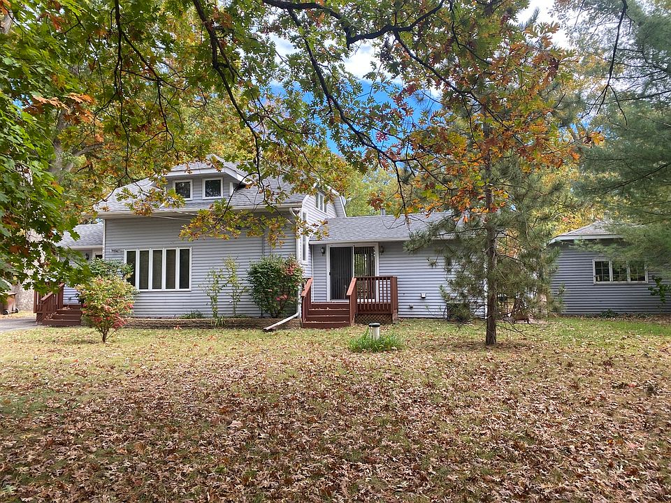 2nd image of 1820 S Fernwood Ln