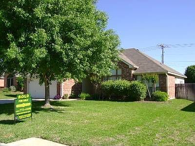 1st image of 2420 Kingsbury Dr