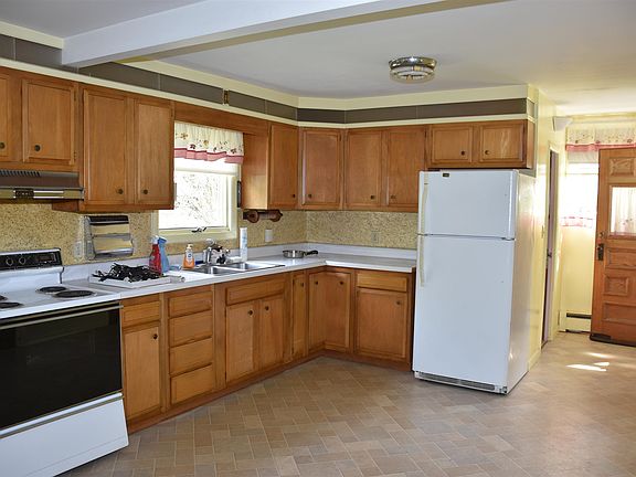 3rd image of 177 Websterville Road