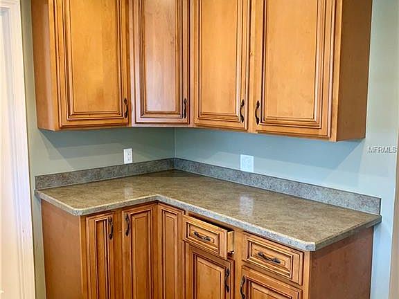 4th image of 2525 Wilmette Ave