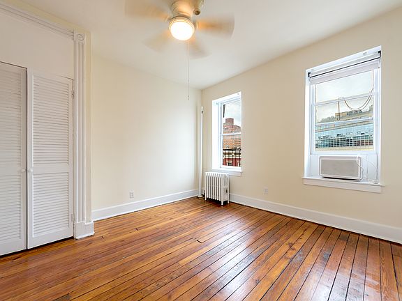 4th image of 226 W 4th St APT 17