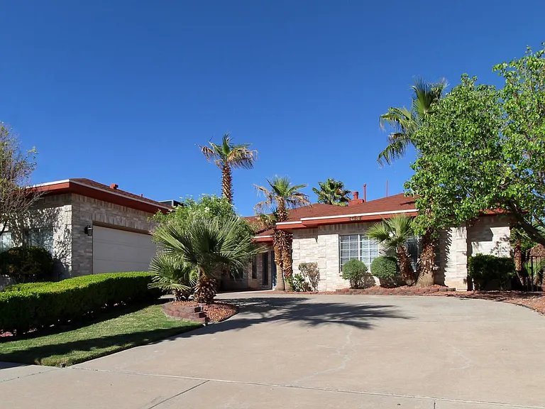 2081 Paseo Del Prado Dr — Photo 3
