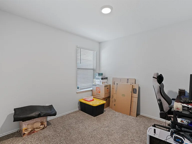 701 Taggart Trl — Photo 11