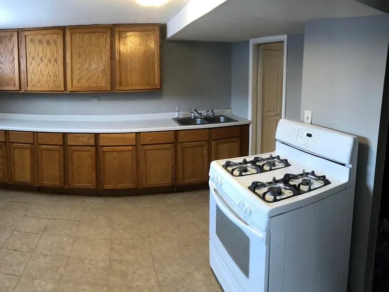 337 11th Ave S #3 — Photo 2