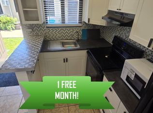 605 NE 7th St #6, Hallandale, FL 33009