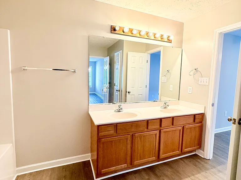 52 Linsey Ct — Photo 34