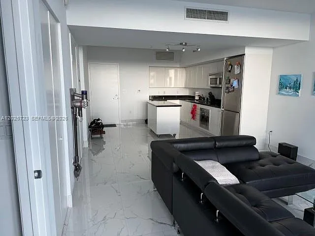Mint Condo — Photo 2