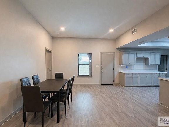 3rd image of 23393 Tangerine Ave