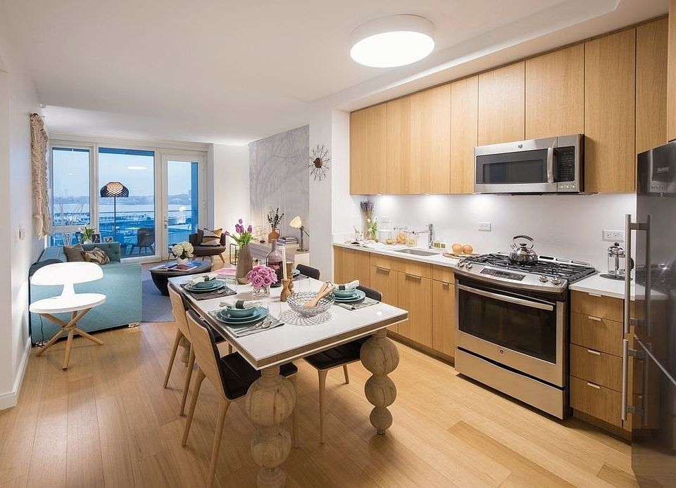 1st image of 625 W 57th St APT 473