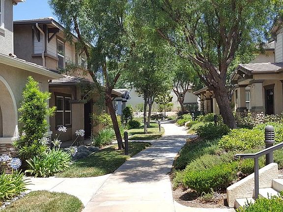 4th image of 24043 Whitewater Dr
