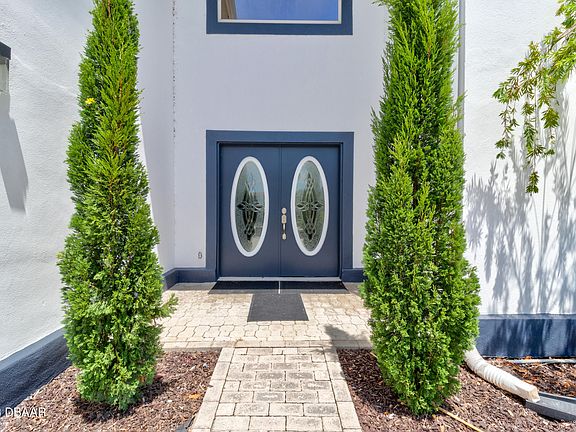 3rd image of 13 Bay Pointe Dr