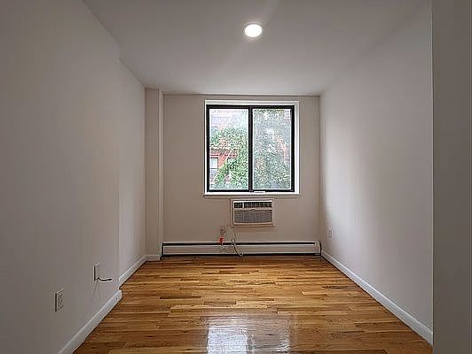 4th image of 41 Avenue B APT 2D