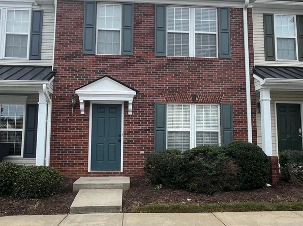 205 Spring Crossing Cir, Greer, SC 29650