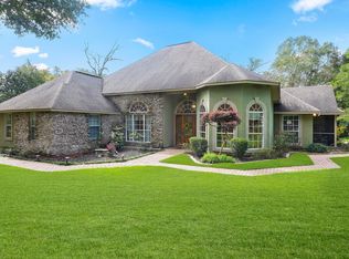 17701 Riverwalk Dr, Vancleave, MS 39565
