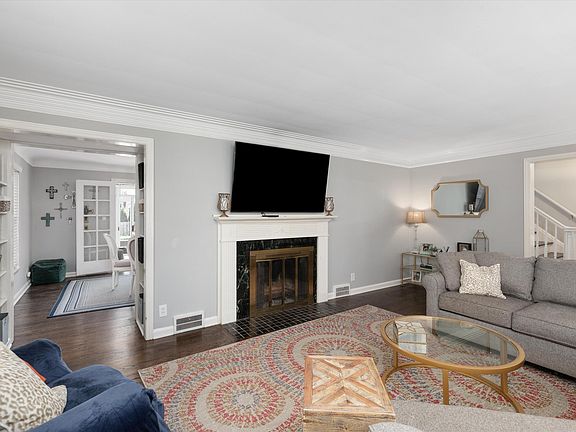 4th image of 240 McKinley Ave