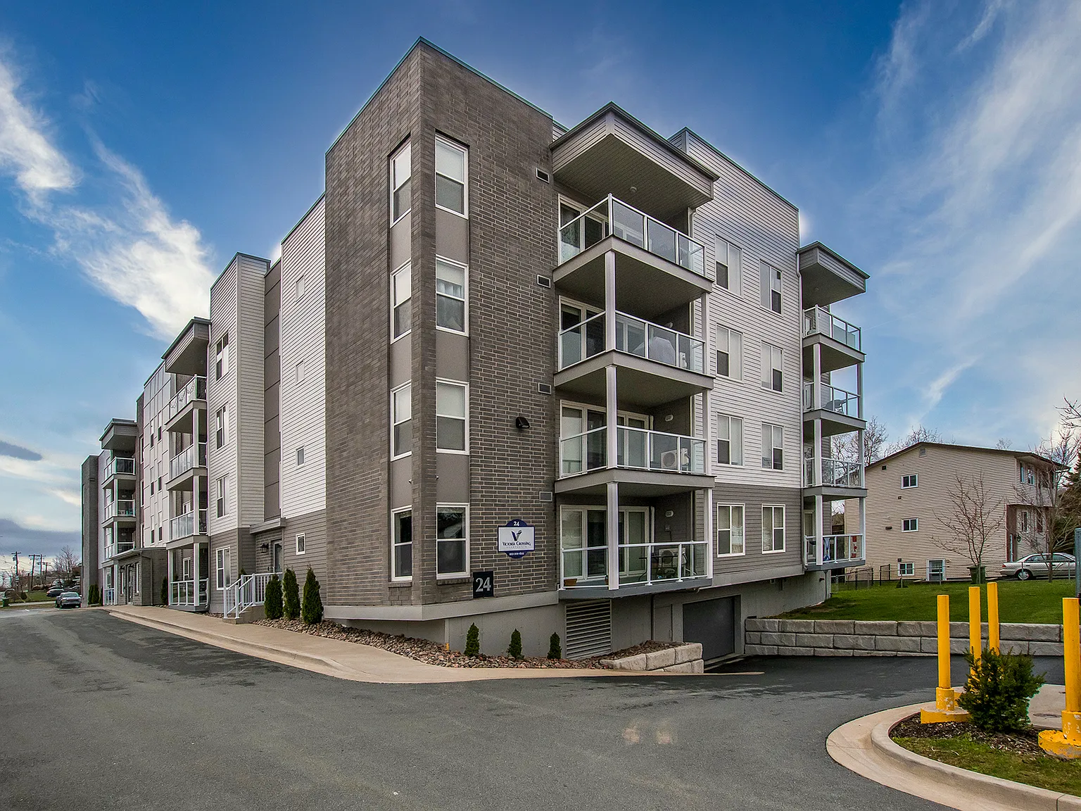 Victoria Crossing Apartments — Photo 1