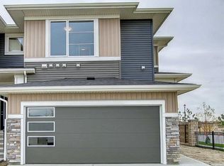 47 E Agate Rd, Cochrane, AB T4C 3B9