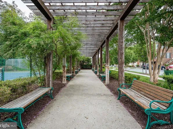 912 Orchard Ridge Dr Unit 200, Gaithersburg, MD 20878