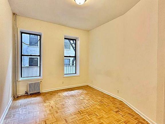 5th image of 226 W 25th St APT 1RE
