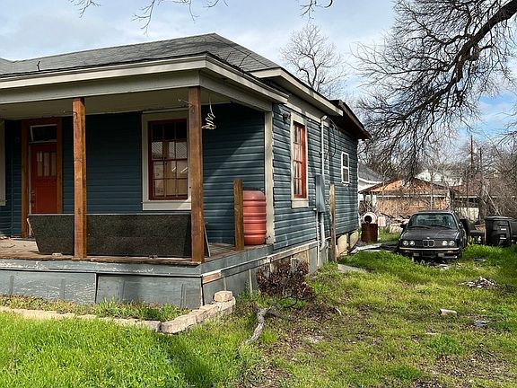 3rd image of 213 STAFFORD ST