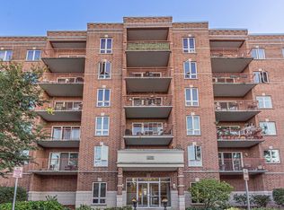 1349 E Washington St Unit 302, Des Plaines, IL 60016