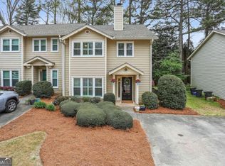 228 Peachtree Hollow Ct, Sandy Springs, GA 30328