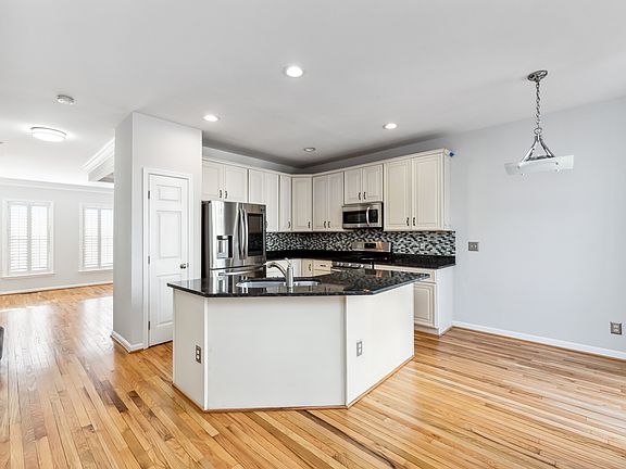 4th image of 4591 Fair Valley Dr
