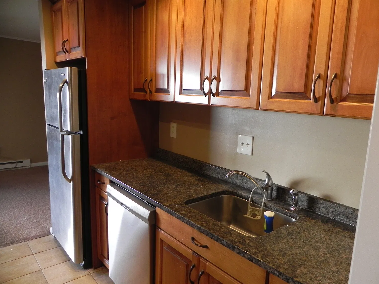 1 bed, 844 sqft, $2,200 — Photo 3