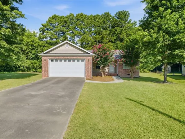 2130 Miller Grove Dr, Dalton, GA 30721