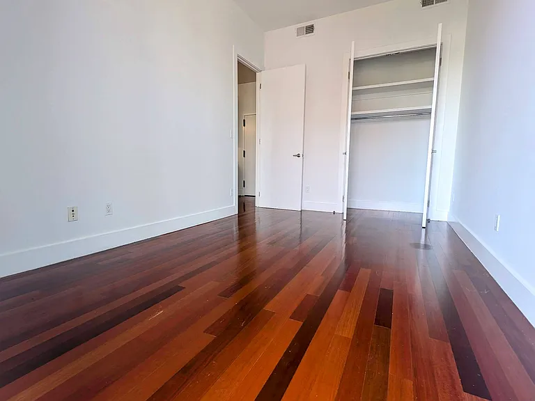 291 Devoe St #3B — Photo 8