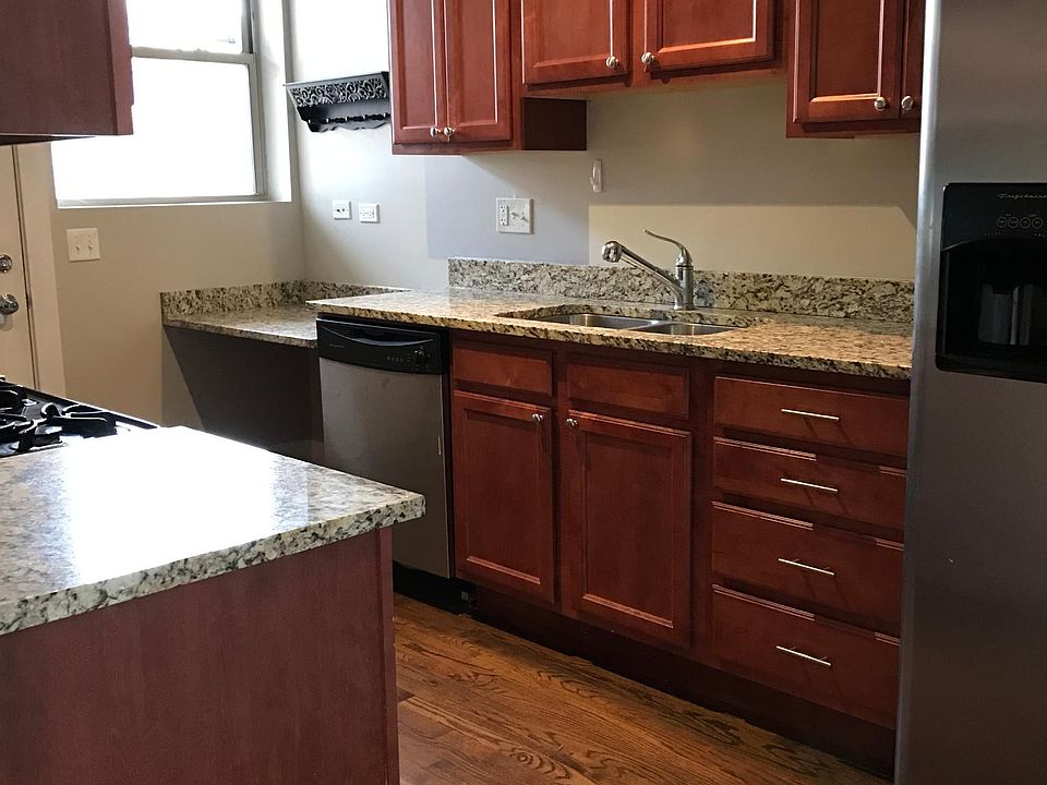 1st image of 3449 N Wolcott Ave #2F