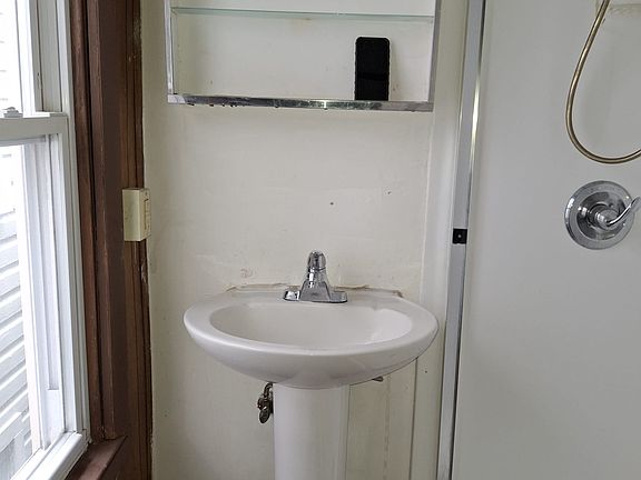 5th image of 125 E Antietam St