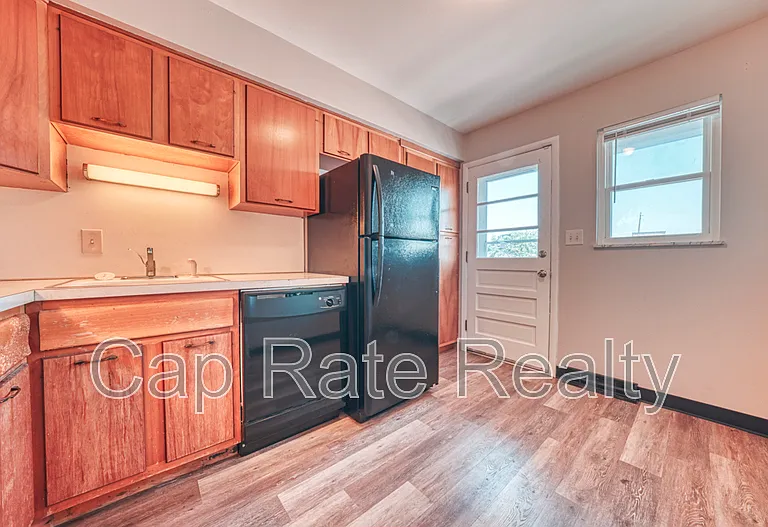 26 S Hampton Rd #D — Photo 15
