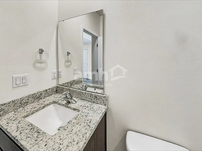 1215 W 17th Ave — Photo 17