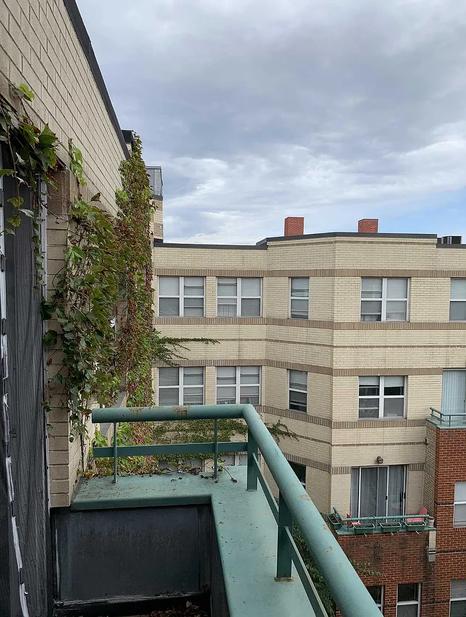 Building Photo - Beacon St