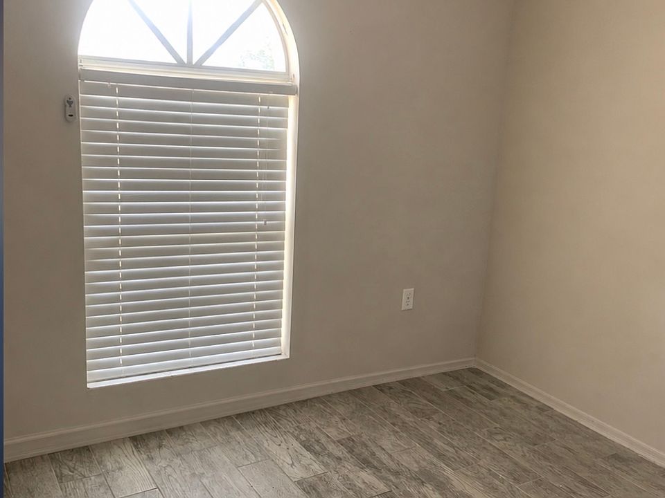 1st image of 766 Hunt Dr