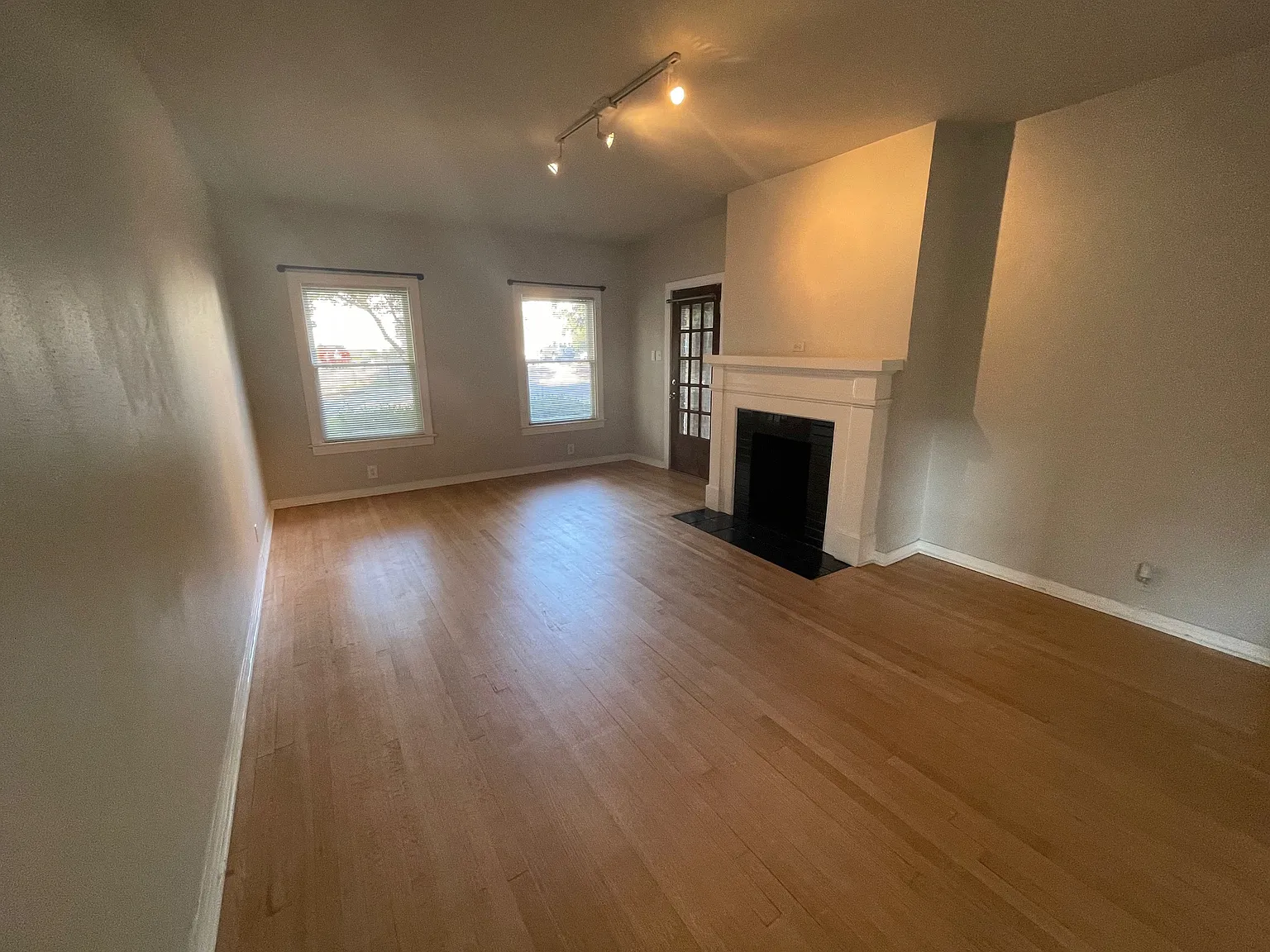 2 bed, 1450 sqft, $2,700 — Photo 2