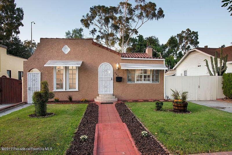 1st image of 629 Pioneer Dr
