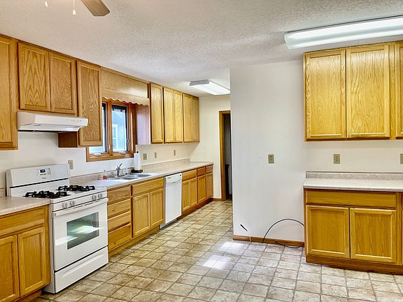 2nd image of 214 N Ann St