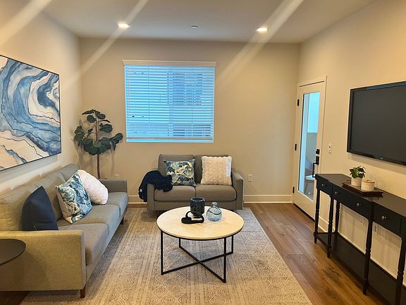 3rd image of 927 Deep Valley Dr #128