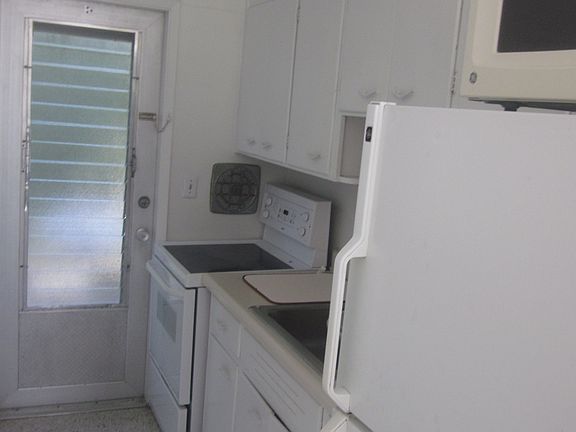 5th image of 1991 SE 10th St #2