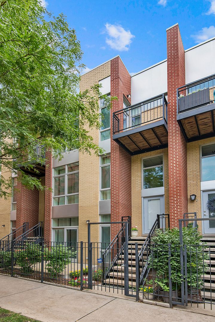 2823 N Oakley Ave APT C, Chicago, IL 60618 | Zillow