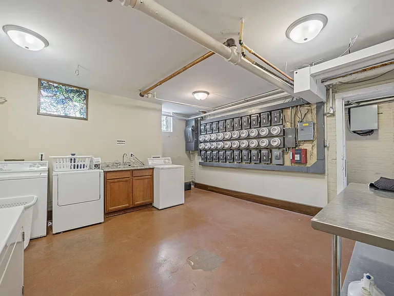 45 Lexington Pkwy S #14 — Photo 8