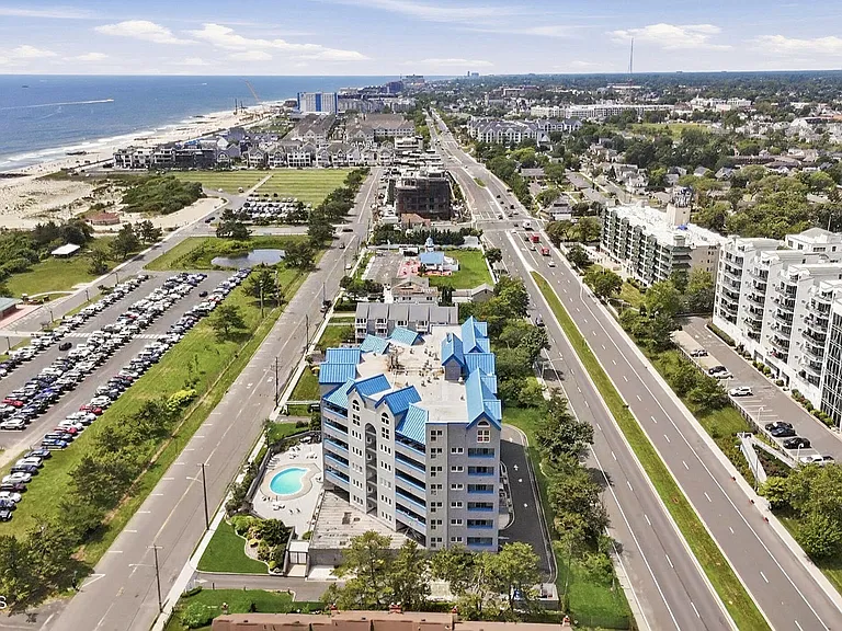 300 Ocean Ave N #C1 — Photo 36